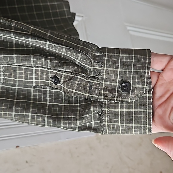 Van Heusen No Iron Olive Green Button Down Shirt XL - Picture 2 of 6